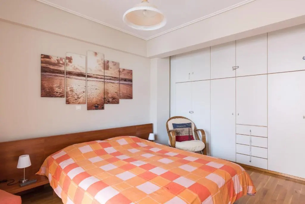 Holargos Metro Rooms