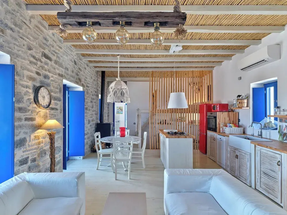 2 Bed Villa - Sleeps 6 - Pets - Pool - Parking