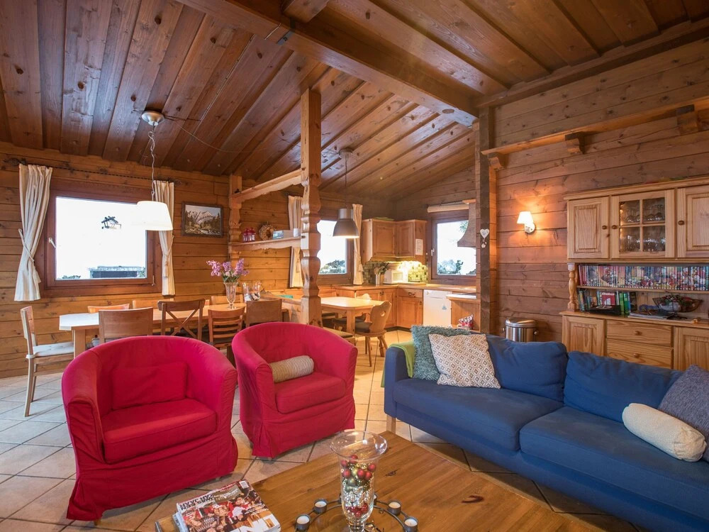 Spacious Chalet With Terrace, Fireplace, Ski Storage, Garden