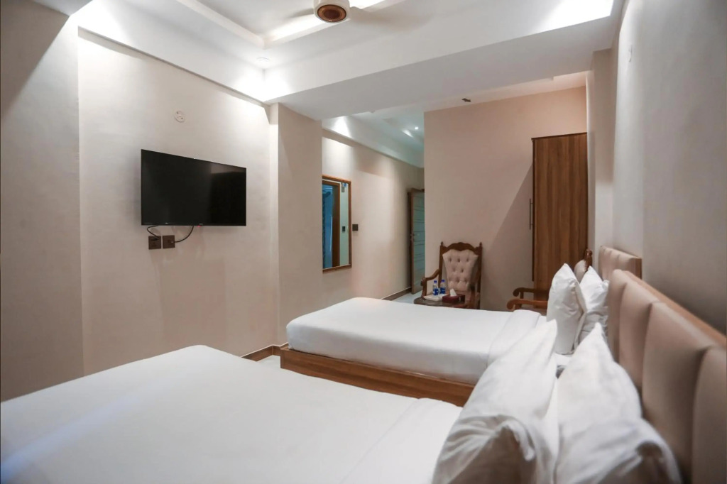 Hotel pearlinn karachi