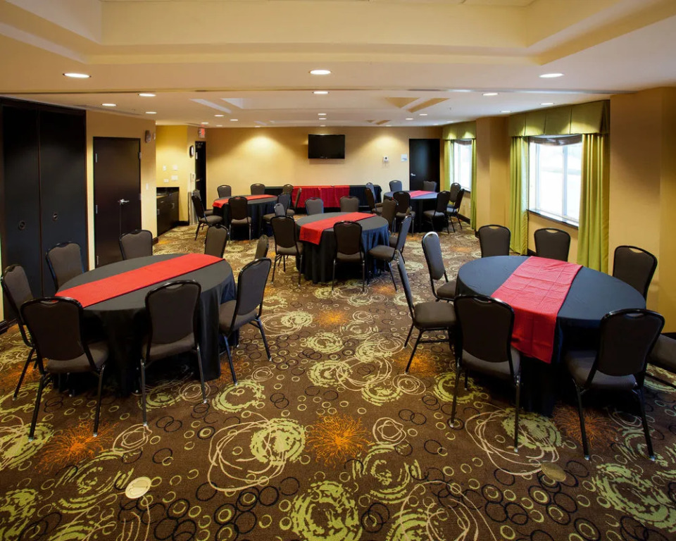 Holiday Inn Express & Suites - Tulsa Downtown - Arts District by IHG