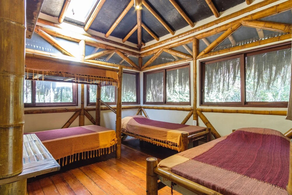 Universo Pol Bamboo Hostel