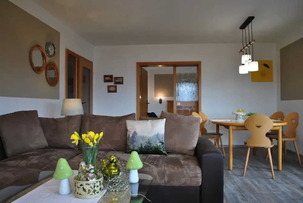 B&B Hotel GOLDENER HAHN - Hyggelige Budgetzimmer mit Panorama Hallenbad