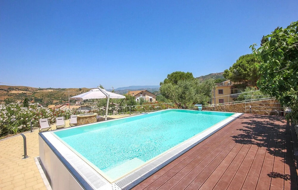 6 Bedroom Beautiful Home In Perdifumo