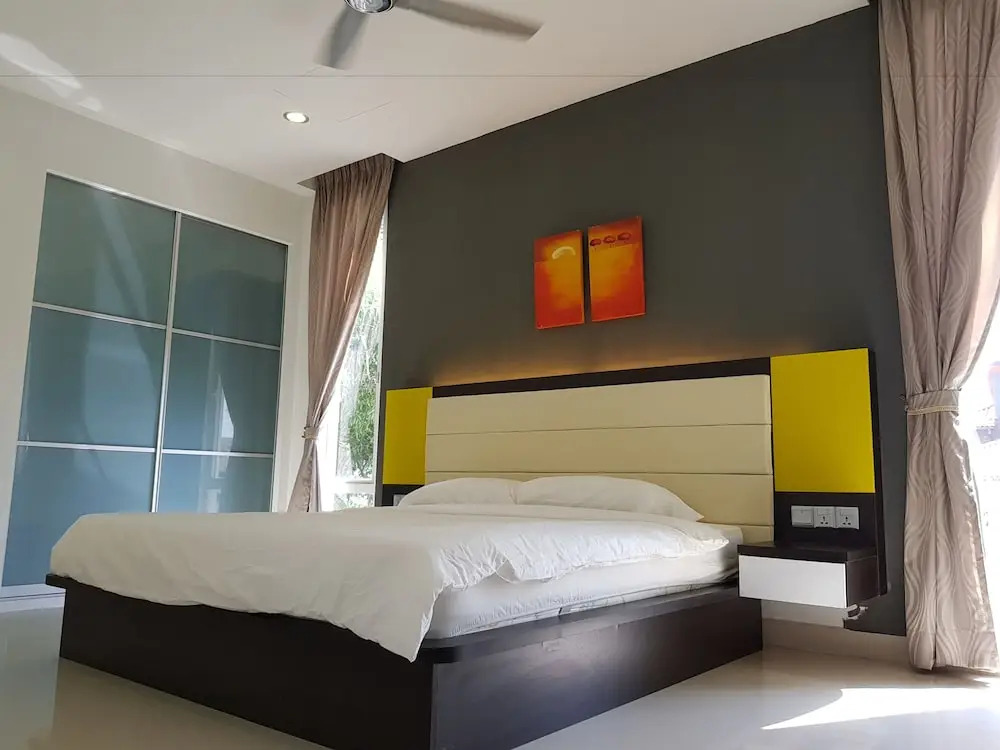 3 Storey Bungalow For Homestay