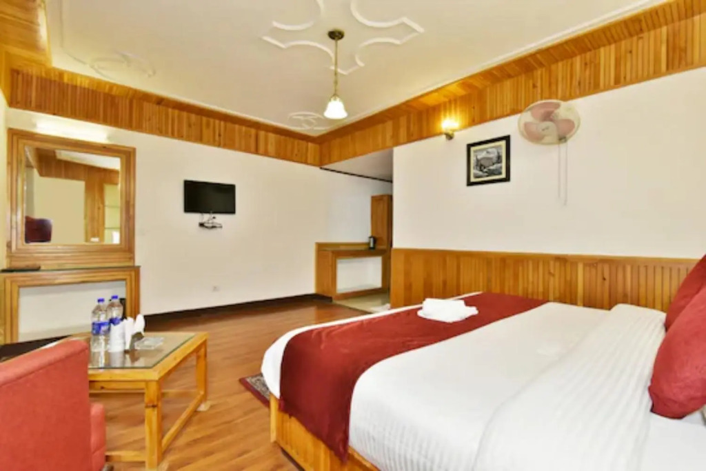 Hotel Himgiri Manali