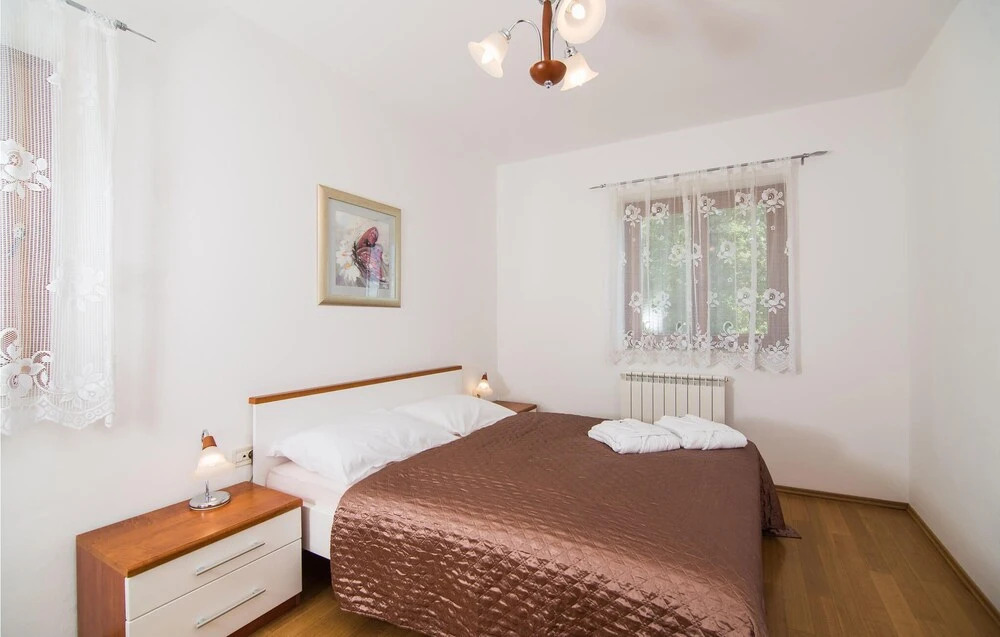 Stunning Home in Icici With Sauna, Wifi and 4 Bedrooms