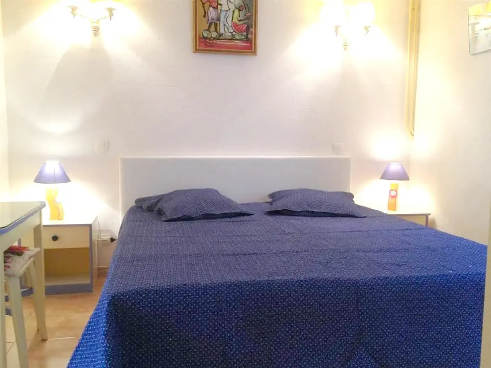 Apartment With one Bedroom in Fréjus, With Enclosed Garden and Wifi