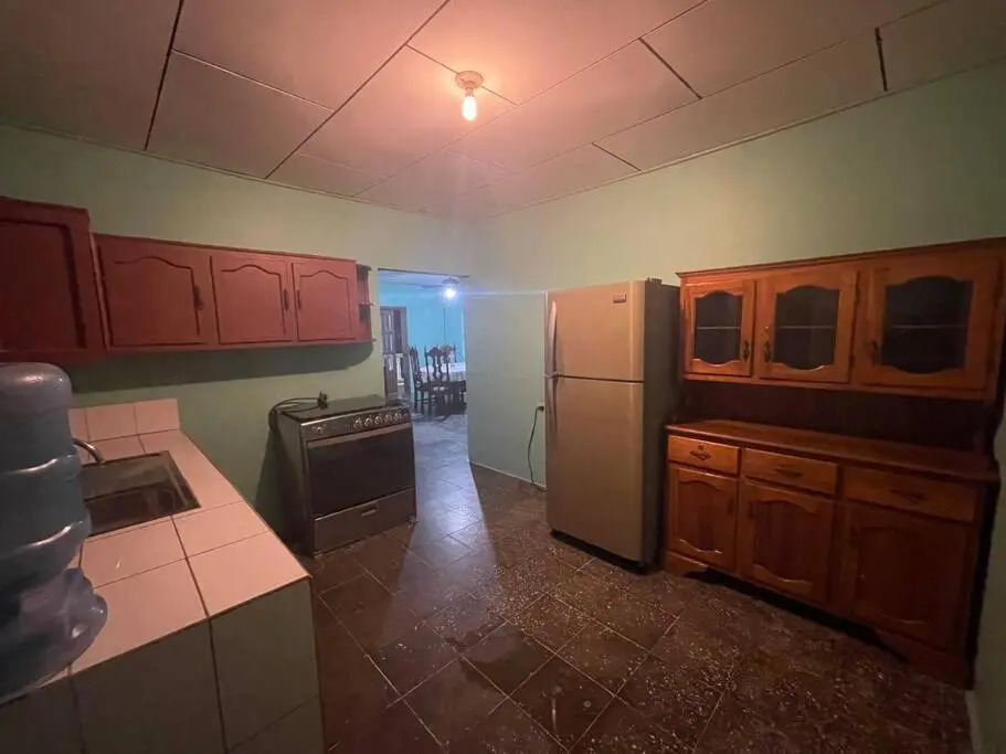Agradable casa con 3 cuartos 2 baños cómodos..!!