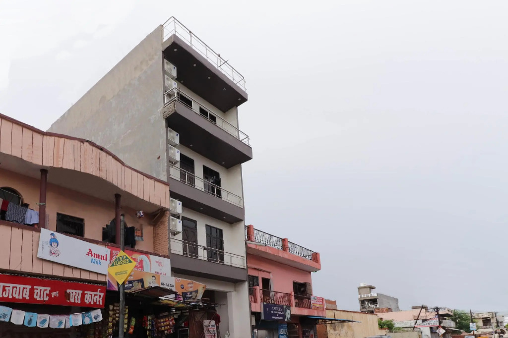 OYO 45265 Aditya Inn