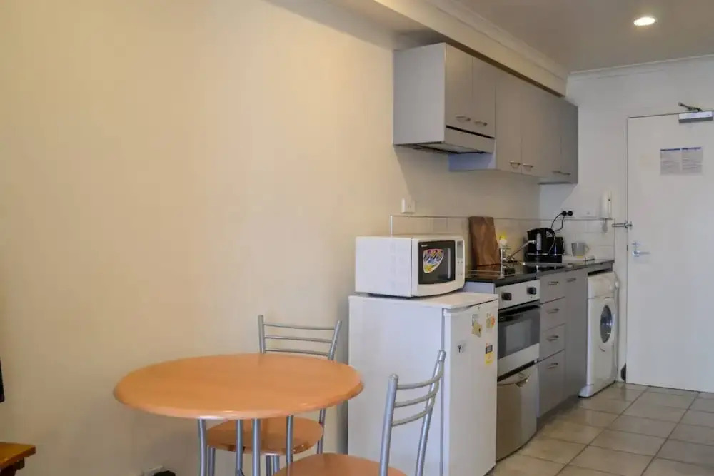 Cozy City Apt Central Location, Parks & More