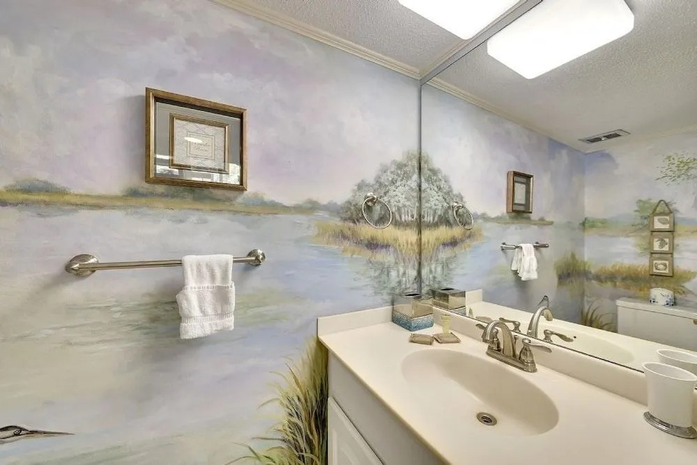 17 Sailmaster Commons - 2 Br home by RedAwning