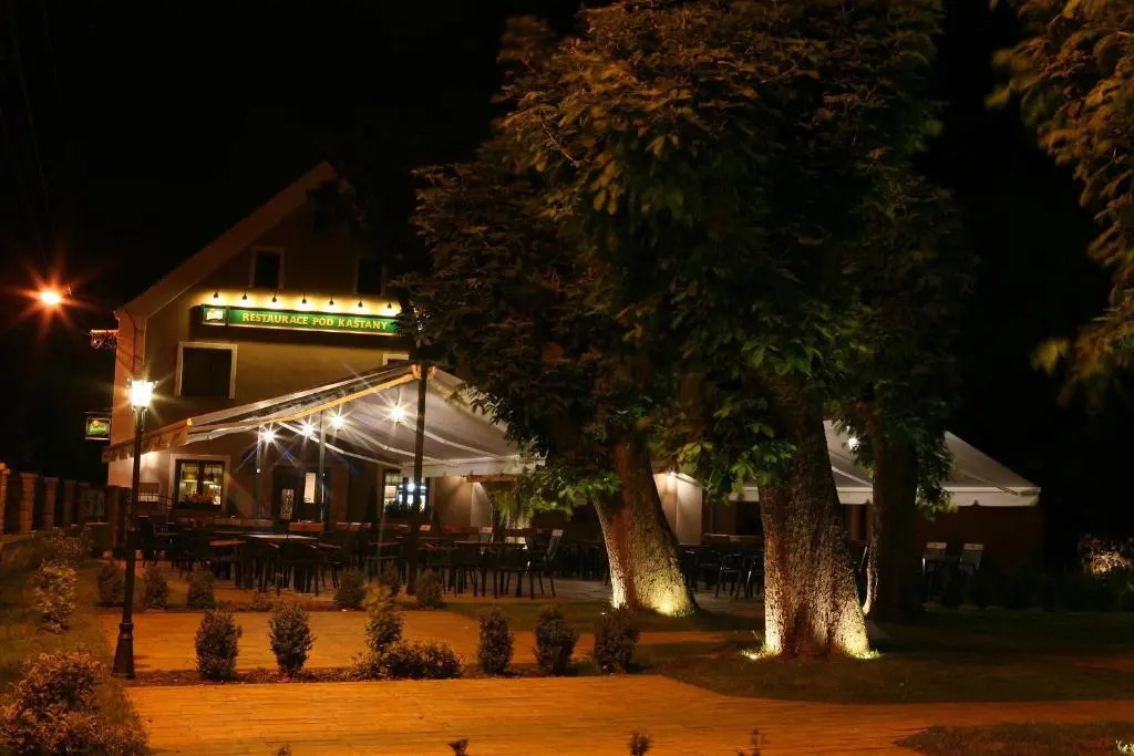 Hotel & Restaurant Pod Kaštany