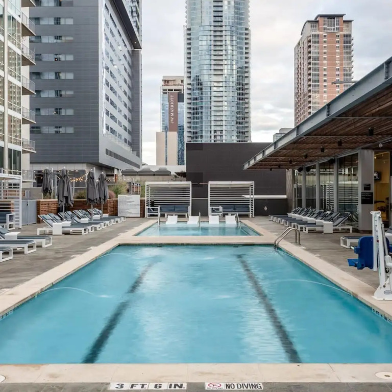 Kasa Spacious 1BD With Private Balcony 2nd Street