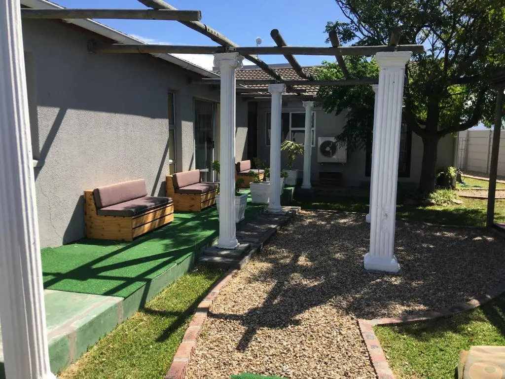 Pelican Accommodation Ottery