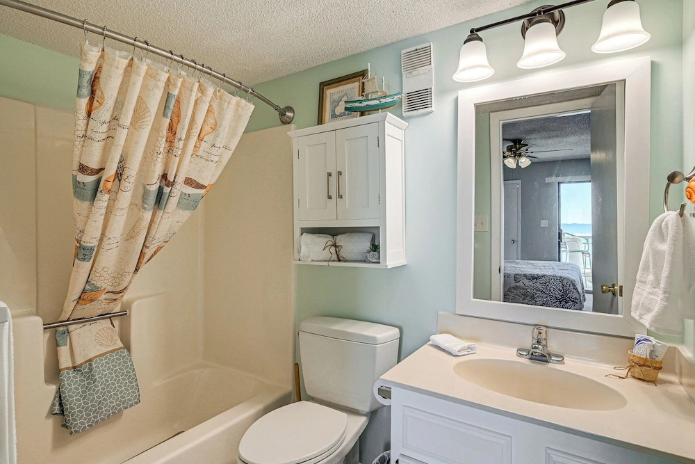 Great for Families! Murrells Inlet Beachfront Gem