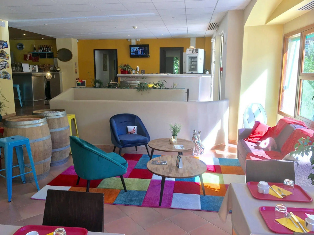 AppartHotel-Restaurant Castel Emeraude