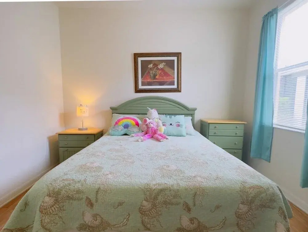 Fantastic 4 Bed Home With Private Pool & Spa 137mh 4 Bedroom Villa by RedAwning