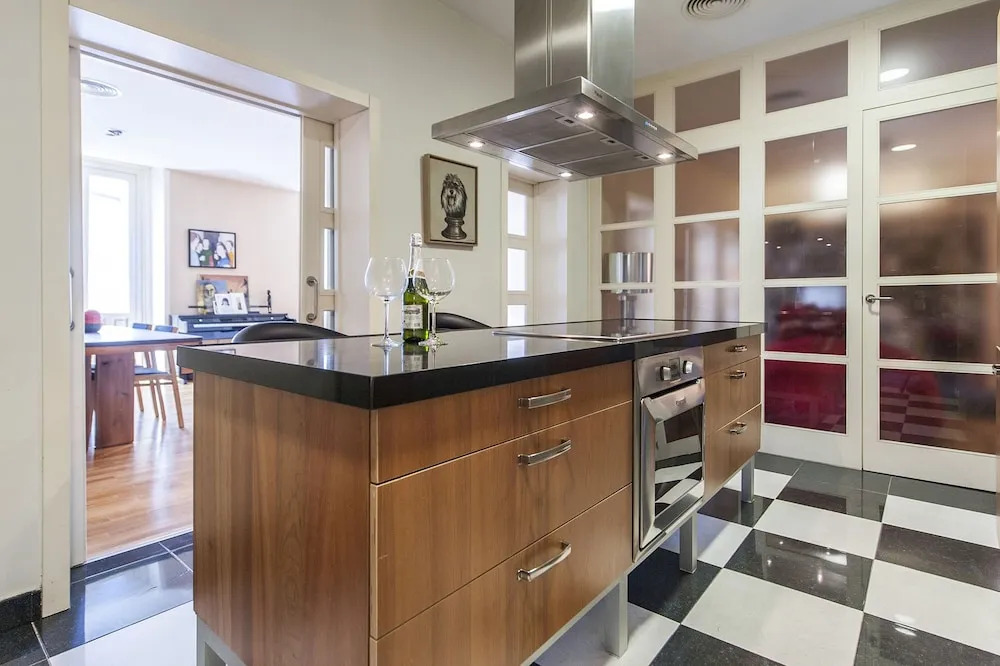 Exclusive - Luxury Sol I