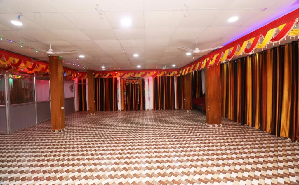Oyo 18395 Star Palace