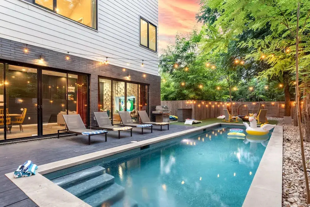 Luxury Group Retreat Near Rainey - Pool, Fire Pit