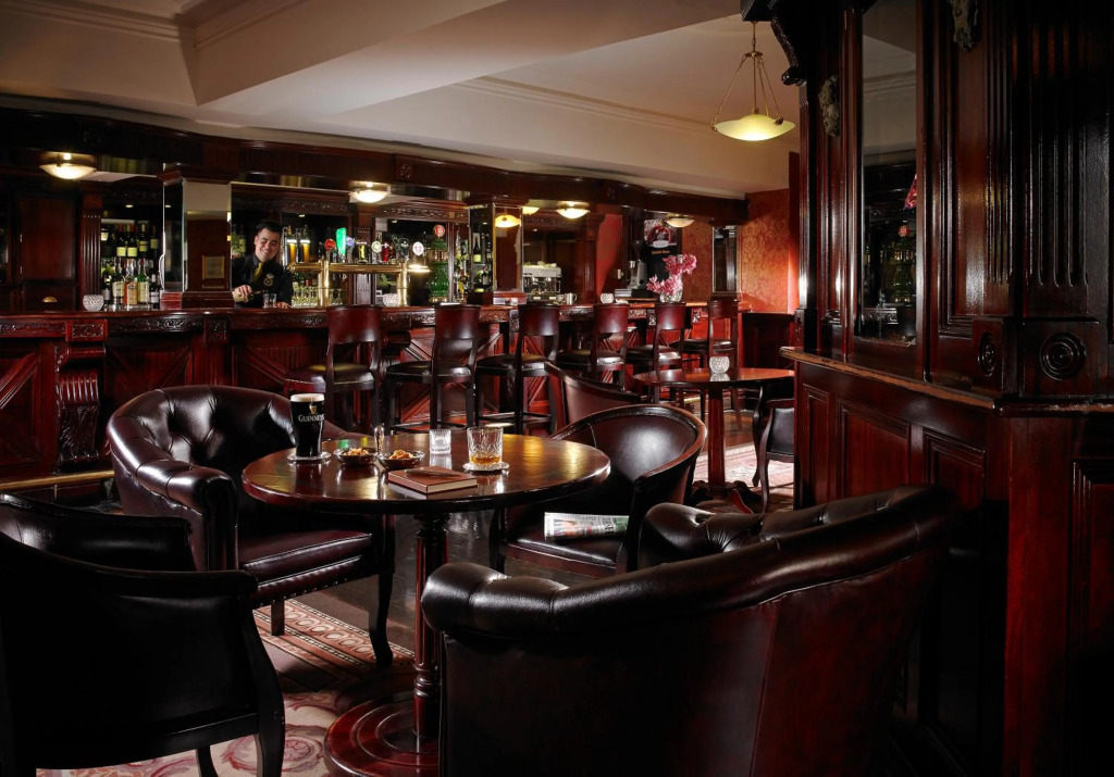 Buswells Hotel