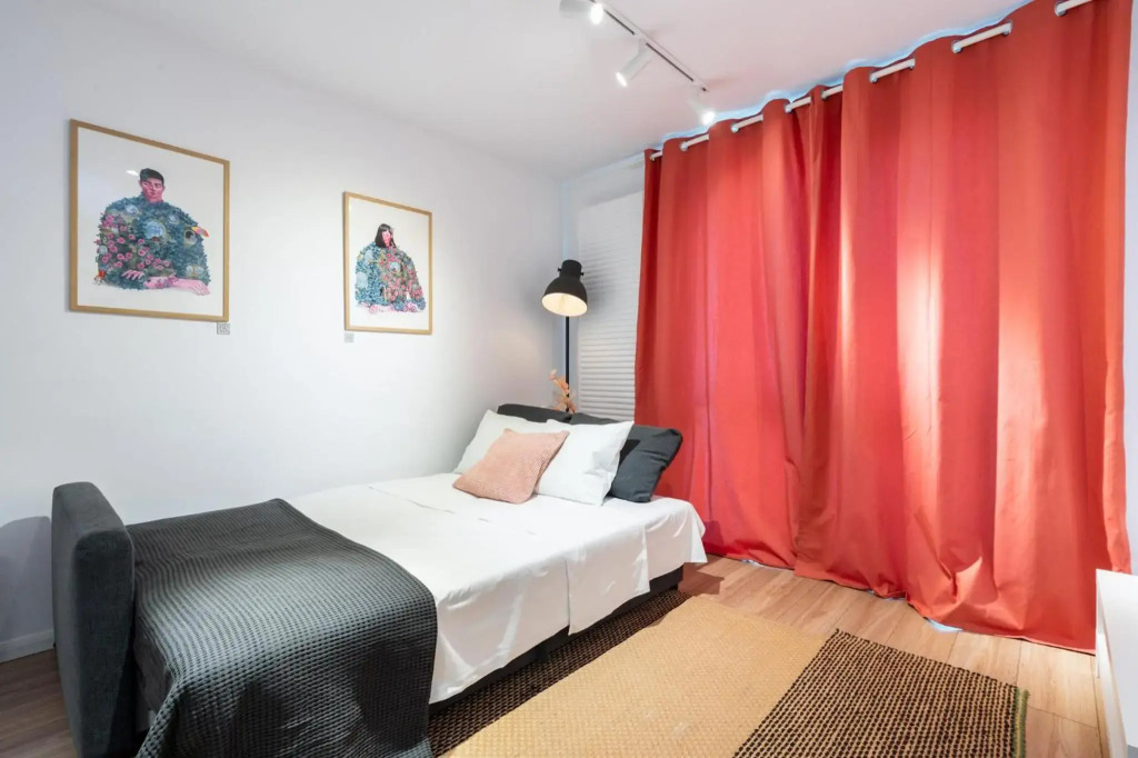 Spacious 2 Bdr Flat in the Old Town