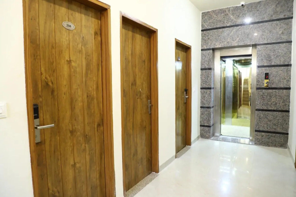 Ivory Hotel