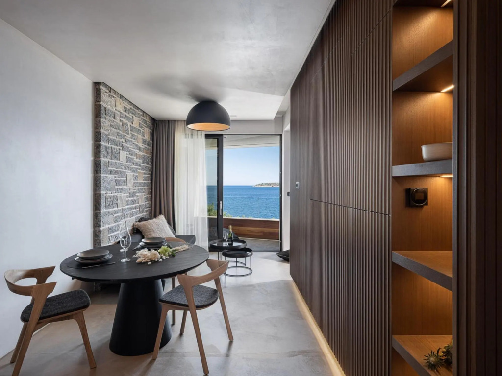 Seannamon Suites Unique Design Sea View Suites next to the beach