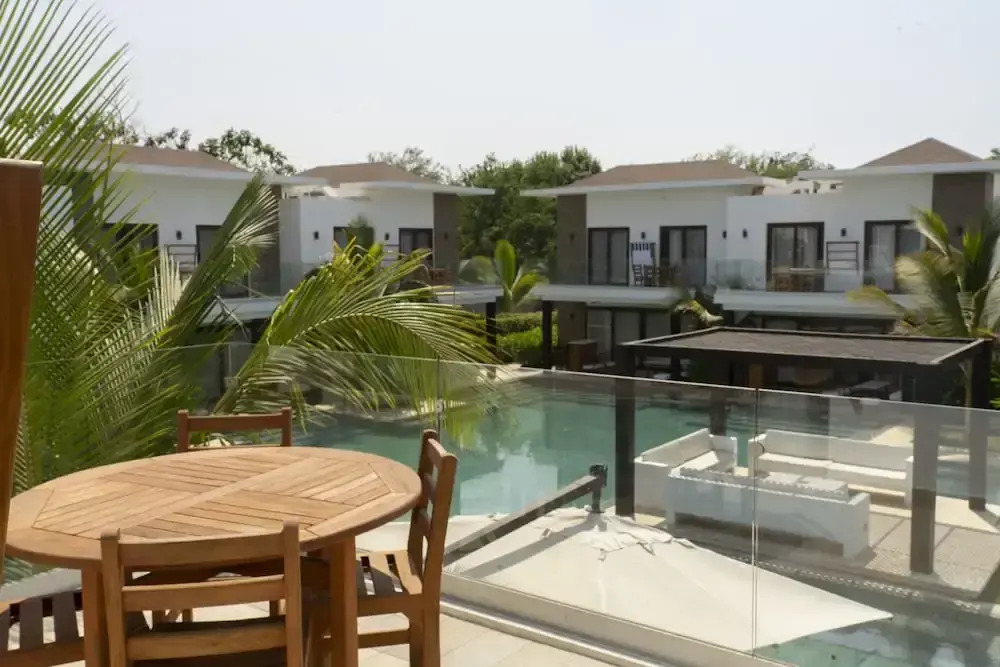 Villa With Direct Pool Access and Beach Access