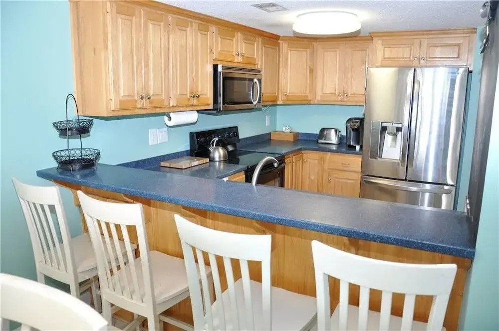 Beach Villa E - 3 Br condo by RedAwning