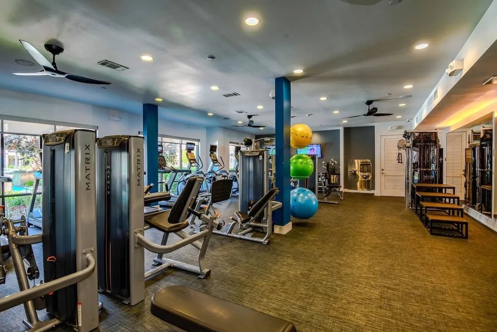 Beautiful Home Near Energy Corridor Pool & Patio
