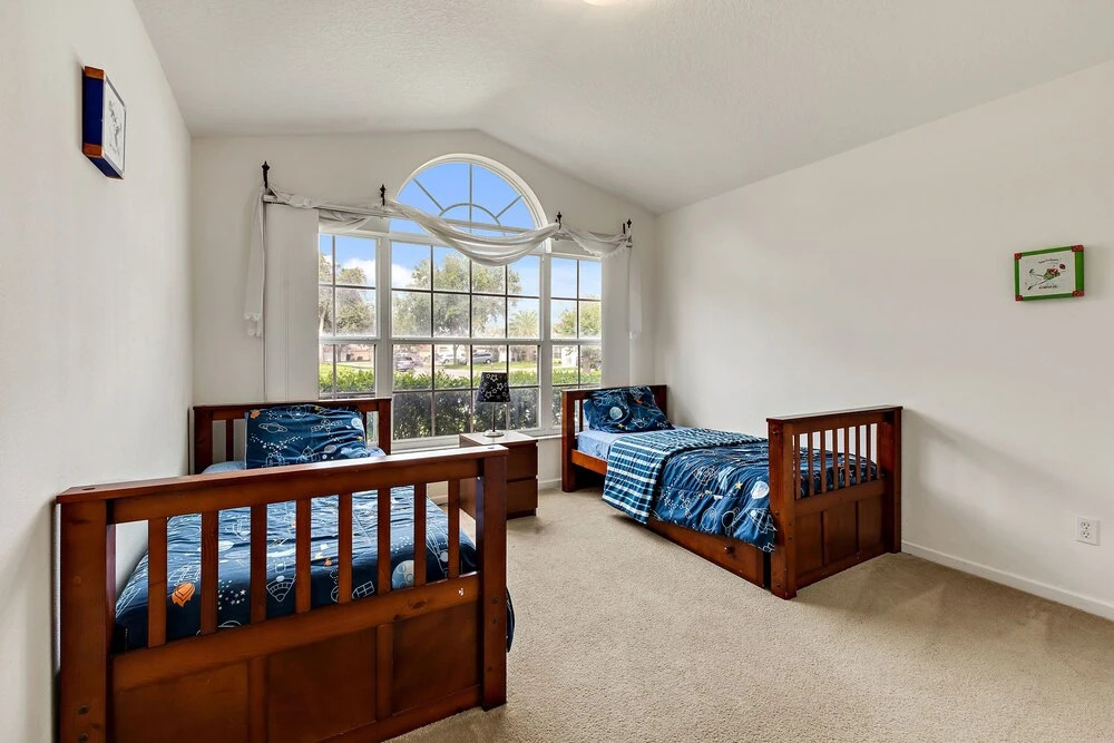 Pool : Games Room : Garden Tub : Gated