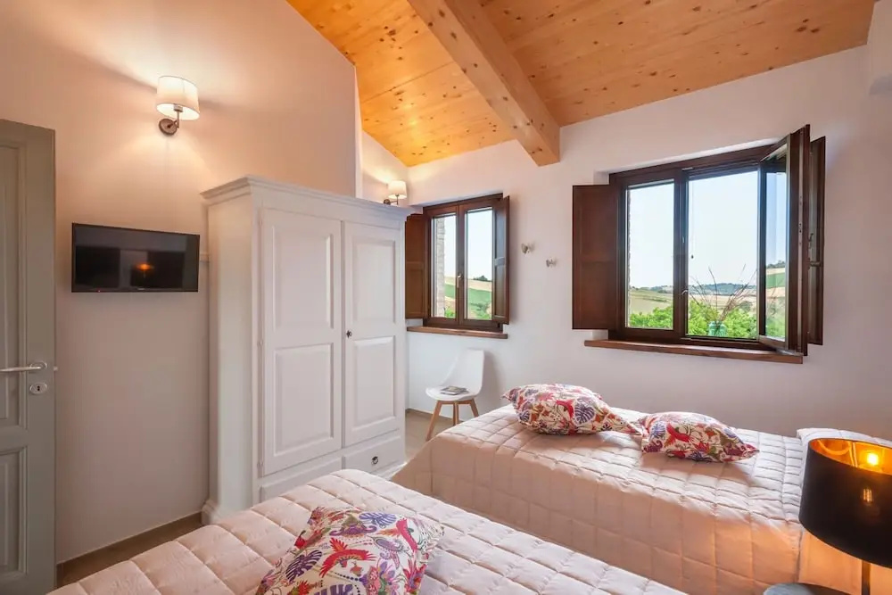 I Gelsi 12&2 by Marche Holiday Villas