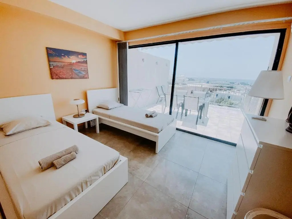 Peach Seaview 3 Bedroom Apartment