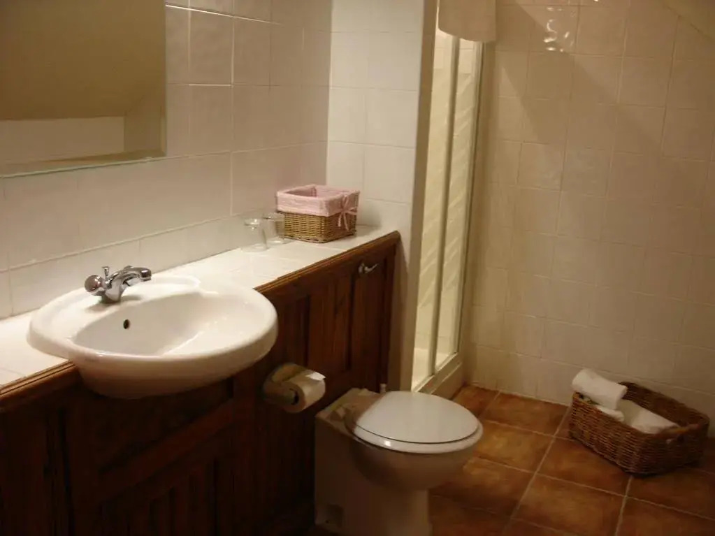 The Royal Arms Hotel Room Only