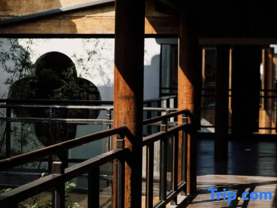 Liuzhou Qishe Hotel (Yaoyu Ancient Town Flagship Store)