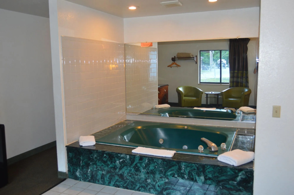 American Elite Inn