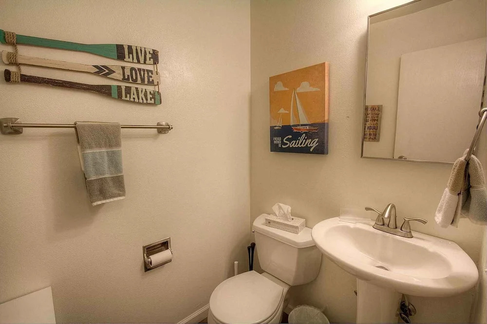 Twin Pines Tahoe Retreat by Lake Tahoe Accommodations