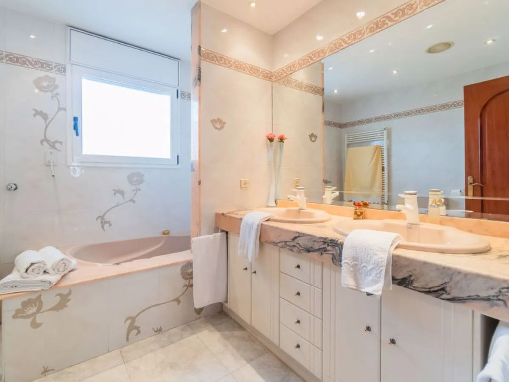 Holiday Home Aurea by Interhome