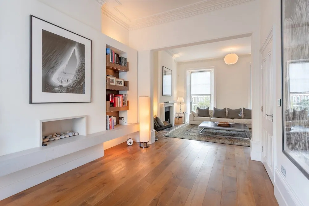 3 Bedroom Family House In Regents Park
