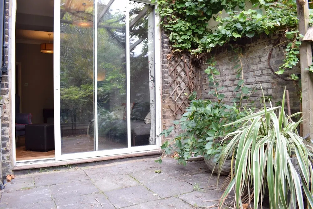 2 Bedroom Flat In East London
