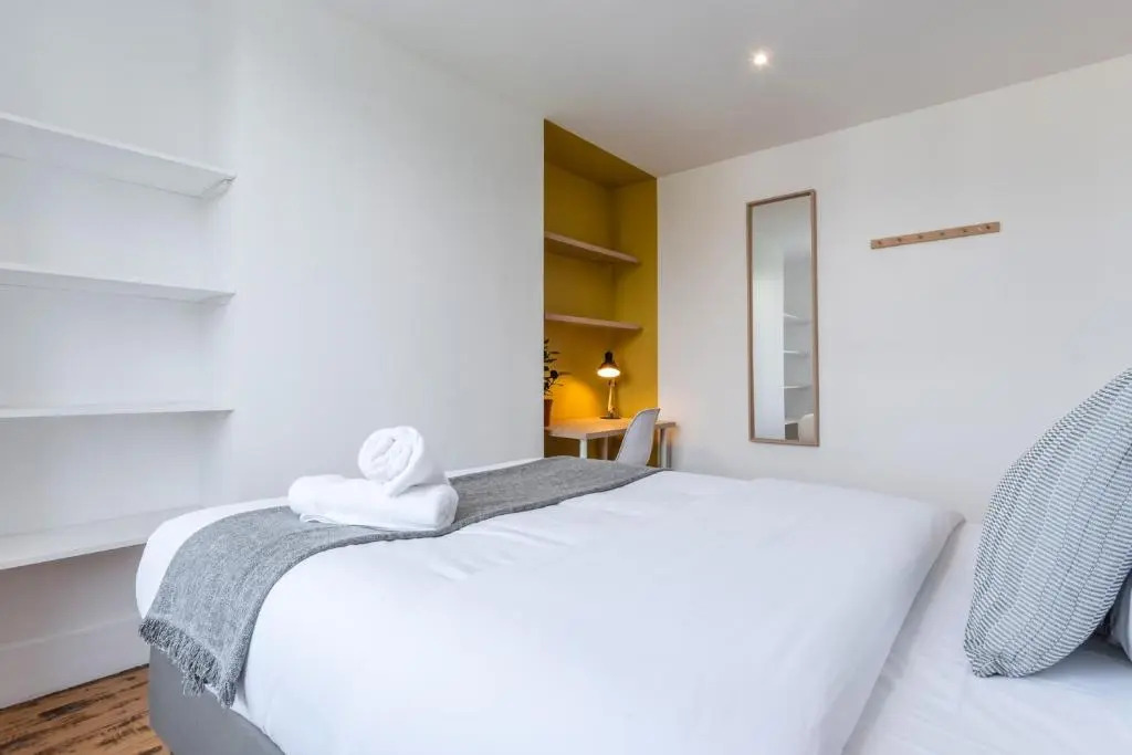 Bright 3-Bedroom 2-Bathroom Flat