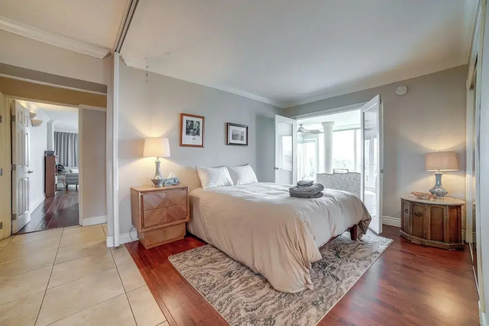 Dtwn Reno Retreat! Panoramic Views, 2 Living Areas