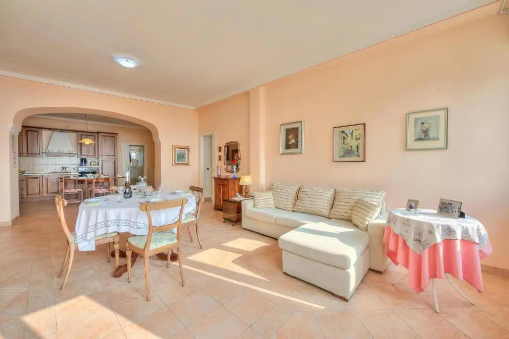 Angela -Terrace & beautiful View lake - Happy Rentals