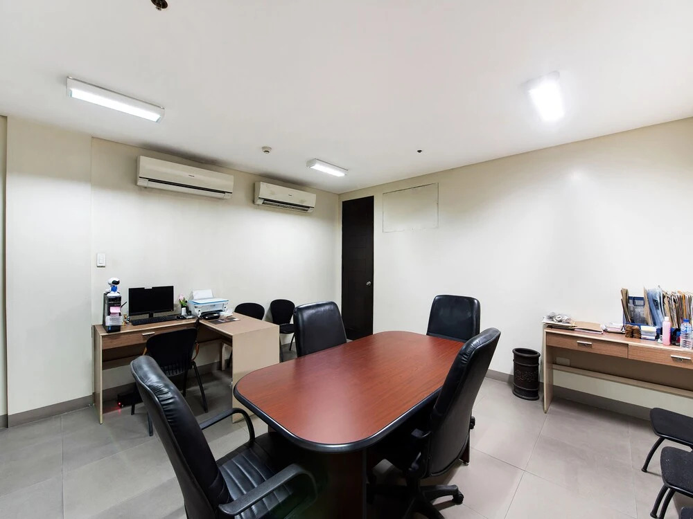 OYO 533 Amina Plaza