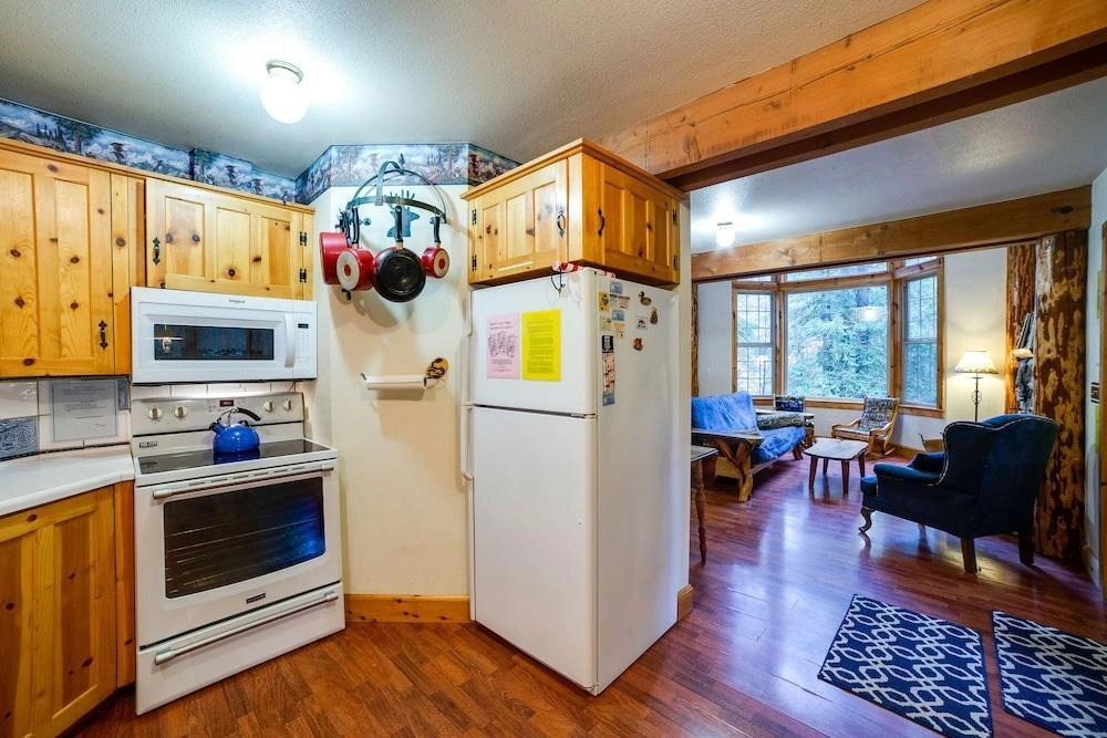Glacier Holiday Chalet BL3042516886.