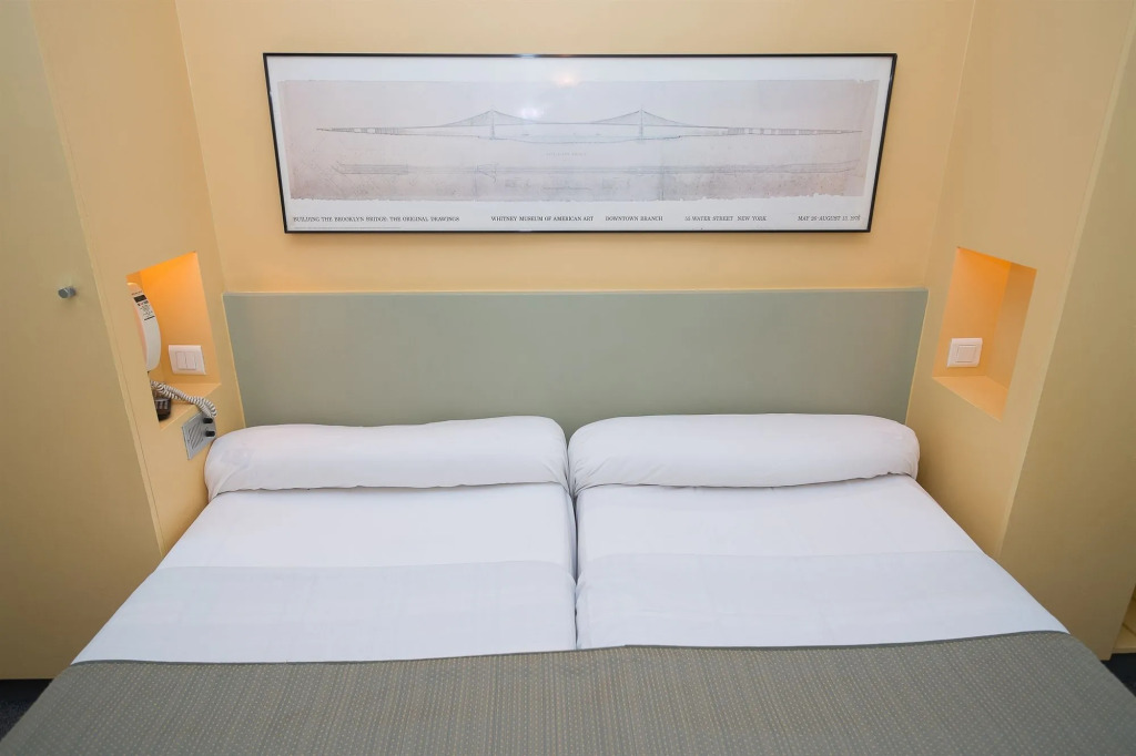 Trendy Canettes Hotel