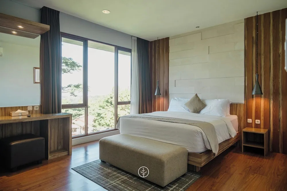 Asmaya Hill View Villa 7 Bedrooms With a Private Heated Swimming Pool and a Billiard Table