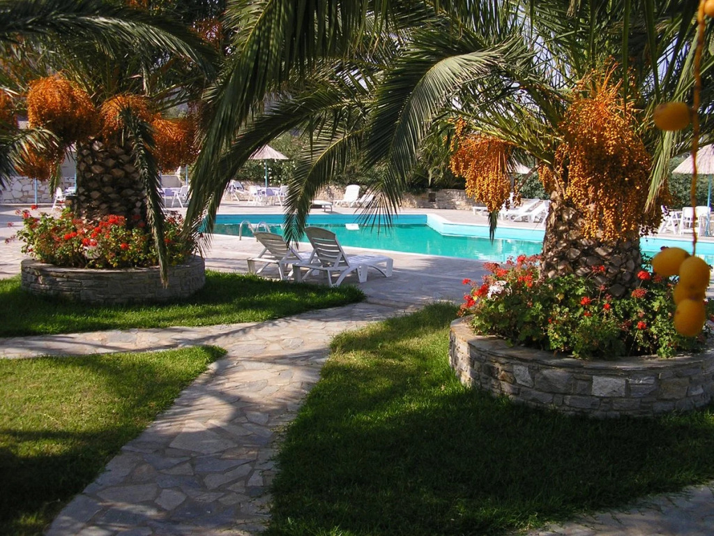 Eri Hotel